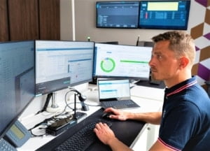 Équipe d'ACI Technology fournissant des services de maintenance informatique réseaux aux PME en Île-de-France