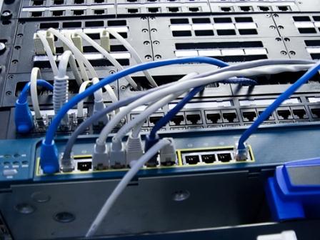Switch, router, firewall de gestion de réseau fourni par ACI TECHNOLOGY