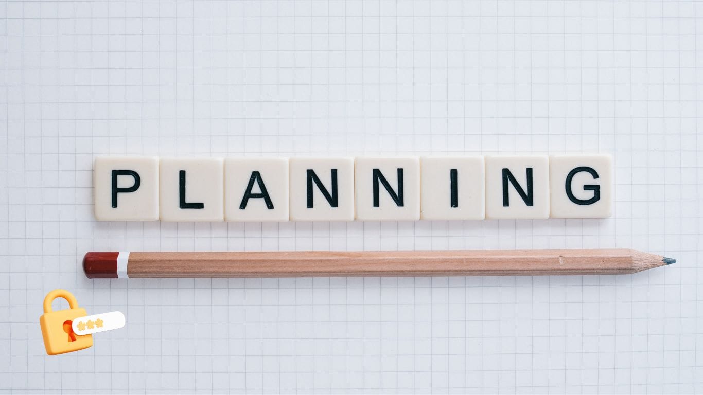 un crayon sur une feuille cadrillée avec le mot planning écrit avec des lettres de scrabble
